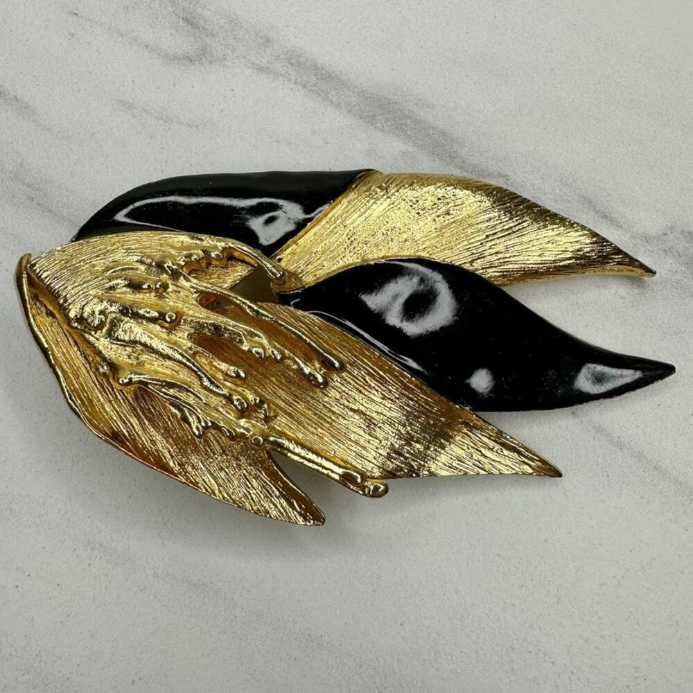 Vintage Gold Tone Black Enamel Leaf Belt Buckle Single Piece Textured Sculptural